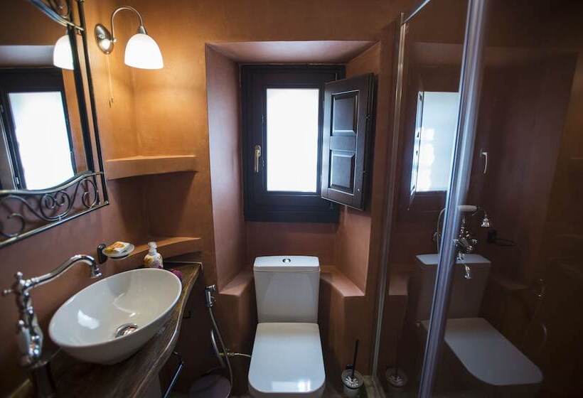 פנסיון Thalia Traditional Guest House