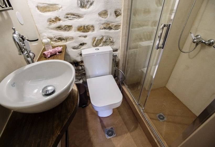 פנסיון Thalia Traditional Guest House