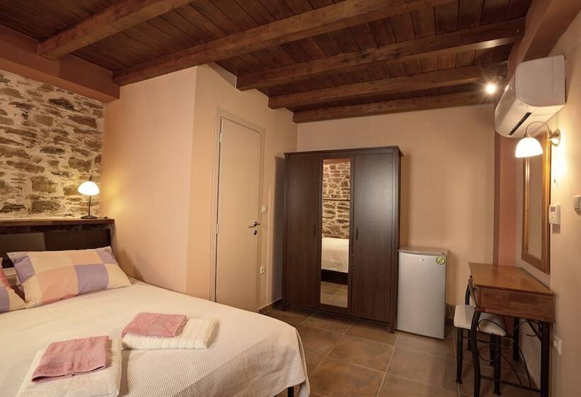 פנסיון Thalia Traditional Guest House