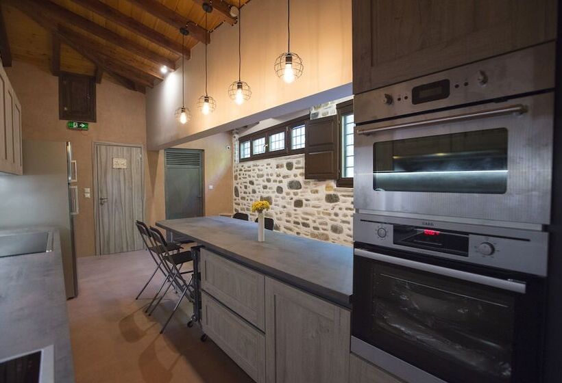 פנסיון Thalia Traditional Guest House