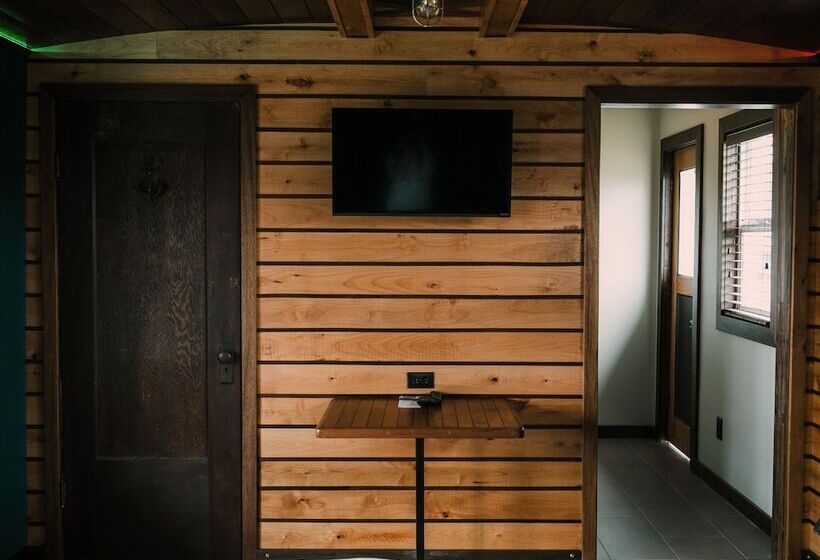 Pitchwood Inn & Alehouse