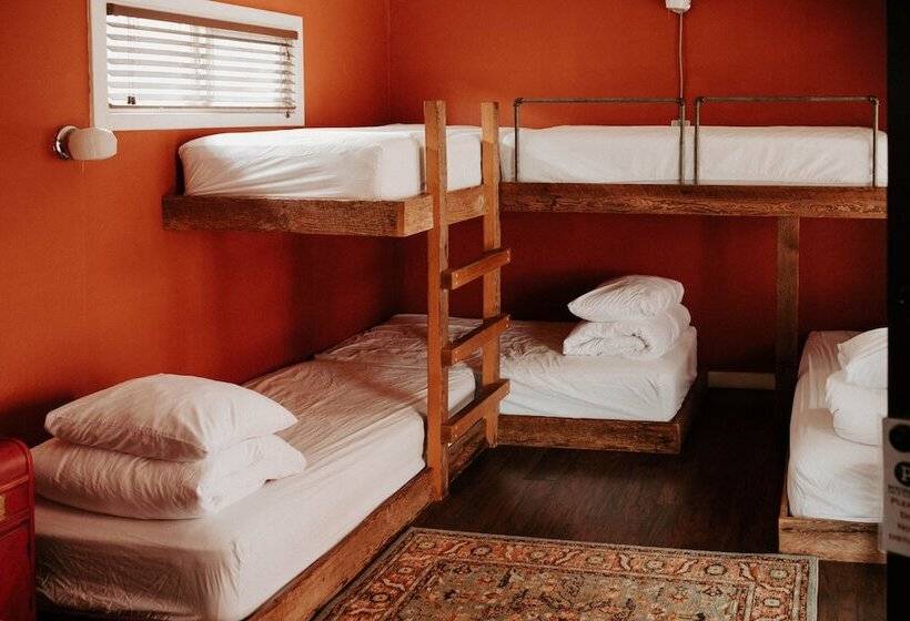 Pitchwood Inn & Alehouse