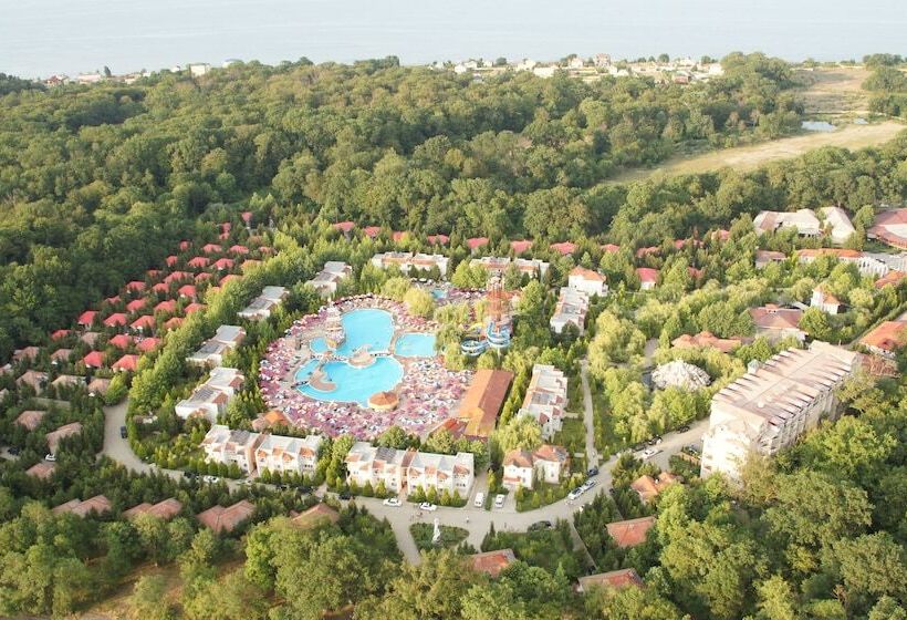 استراحتگاه Atlant Holiday Village