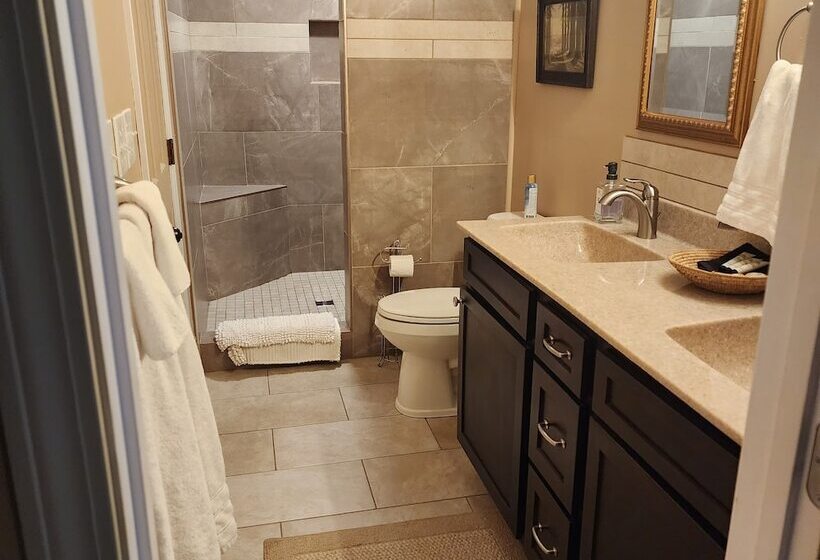 Sisters On Sycamore Bed & Breakfast