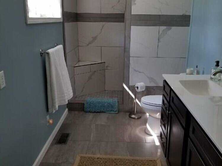 Sisters On Sycamore Bed & Breakfast