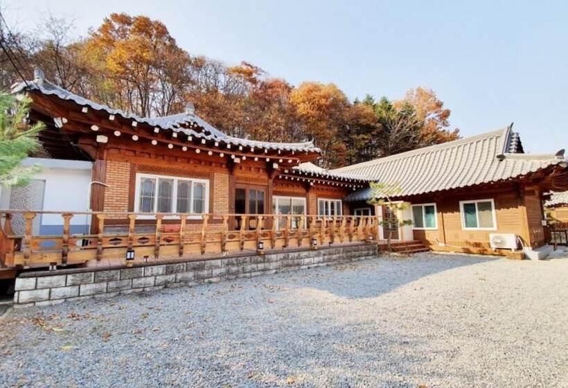 Yong Yejik Hanok Pension