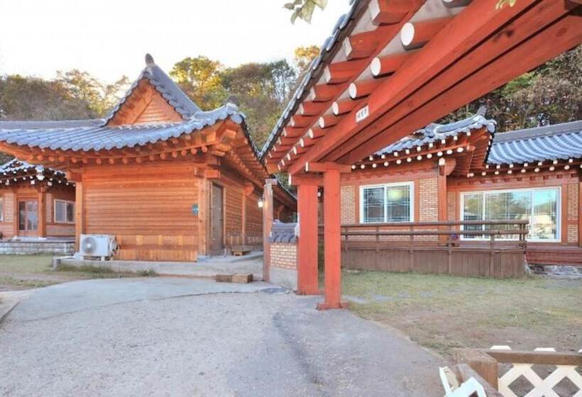 Yong Yejik Hanok Pension