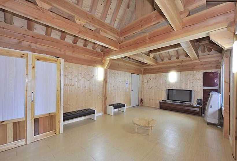 Yong Yejik Hanok Pension