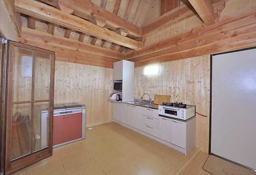 Yong Yejik Hanok Pension