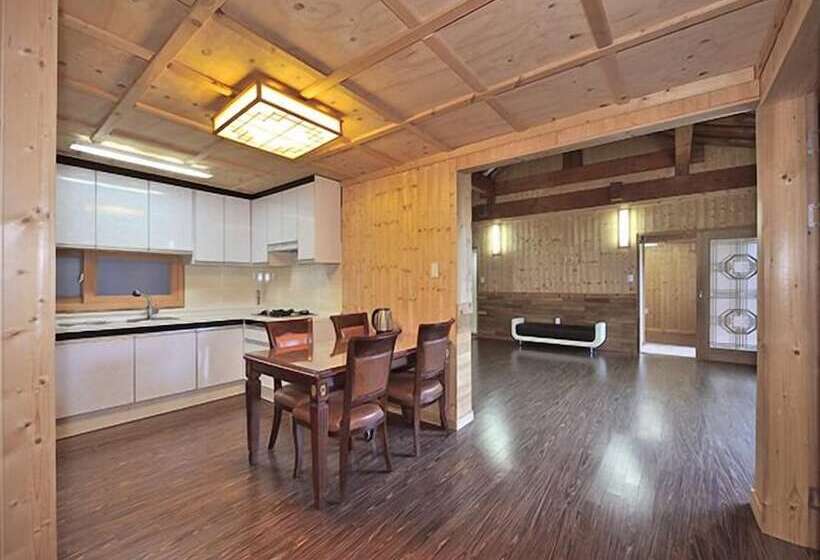 Yong Yejik Hanok Pension