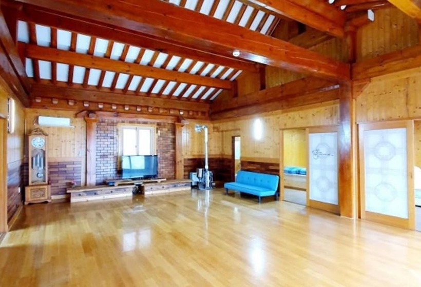 Yong Yejik Hanok Pension