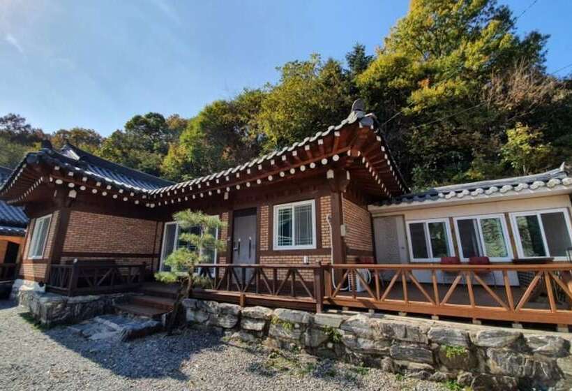 Yong Yejik Hanok Pension