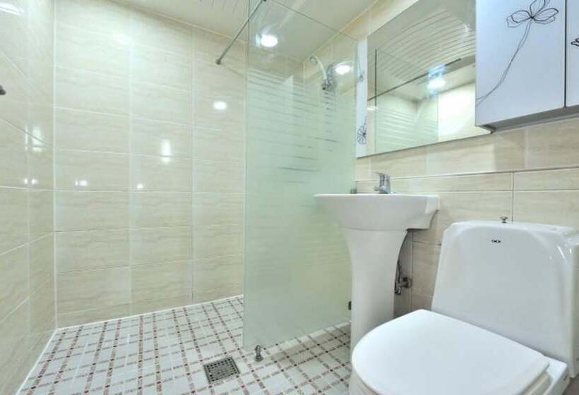 Yong Yejik Hanok Pension