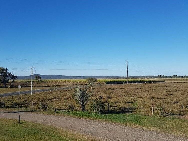 A Country View Motel   Ilbilbie