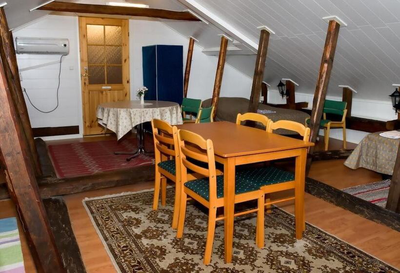 Anttilan Tila   Kartano Hostel