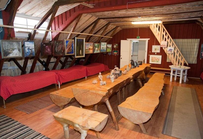 Anttilan Tila   Kartano Hostel