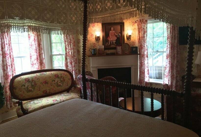 تختخواب و صبحانه Annie Wiggins Guest House
