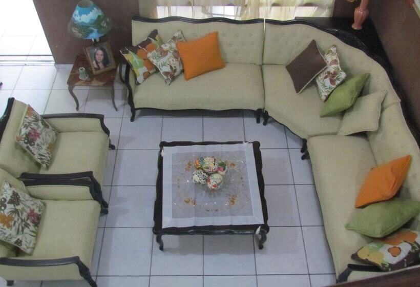 住宿加早餐  Antiguo