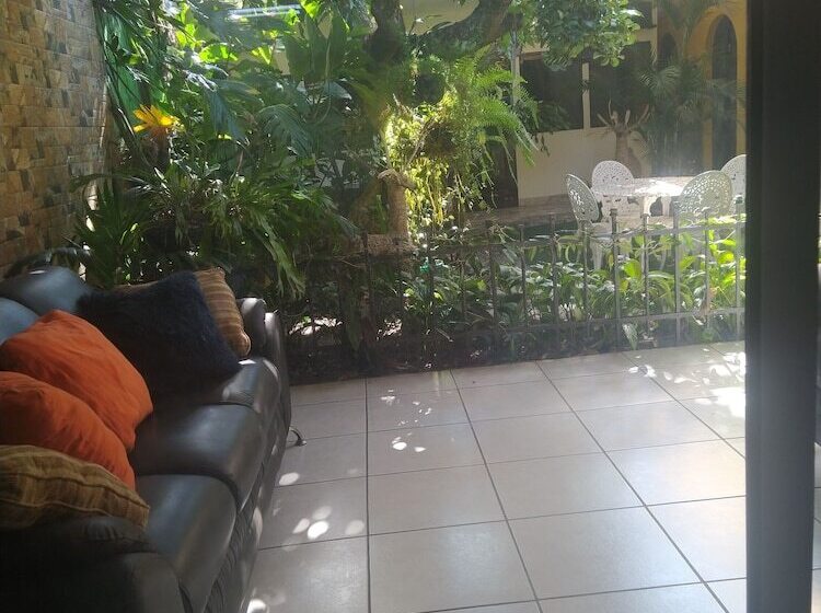 住宿加早餐  Antiguo