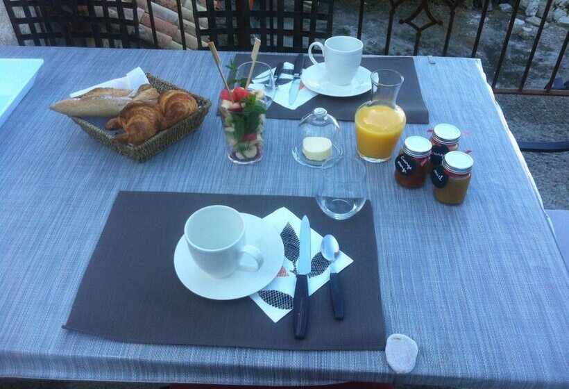 ベッドアンドブレックファースト Chez Mina Chambres D Hôtes