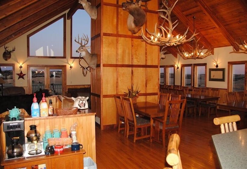 Bed and Breakfast Comstock Premier Lodge Llc