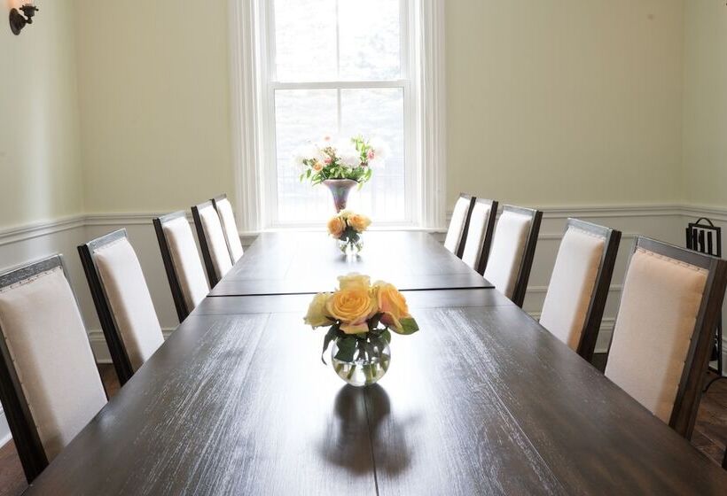 צימר Forks Of The Credit Inn