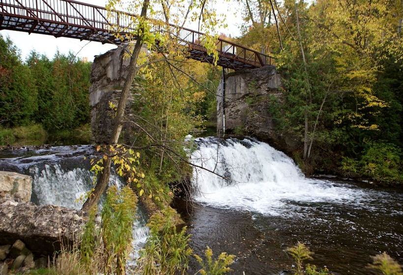 צימר Forks Of The Credit Inn