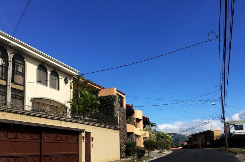 مبيت وإفطار Green Valley Hotel Boutique