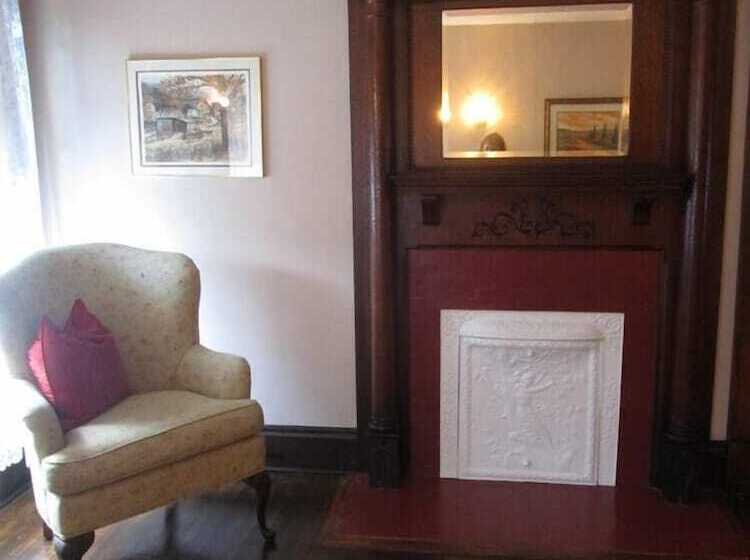 مبيت وإفطار The Old Victorian Inn