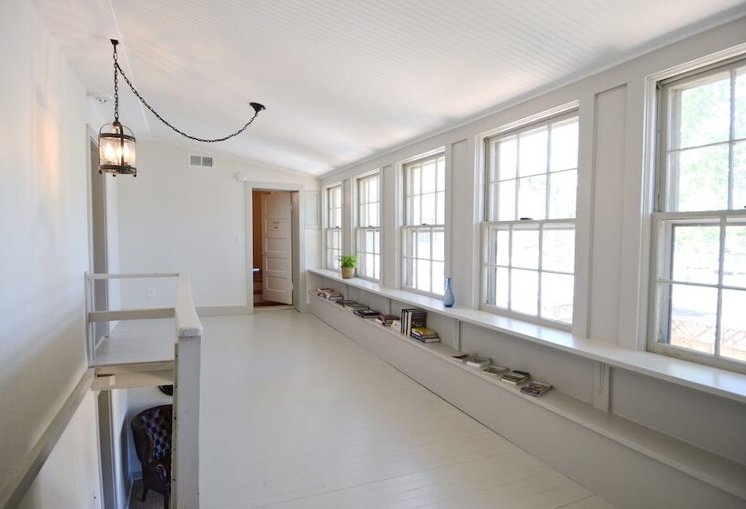 住宿加早餐  The Rooms Up There