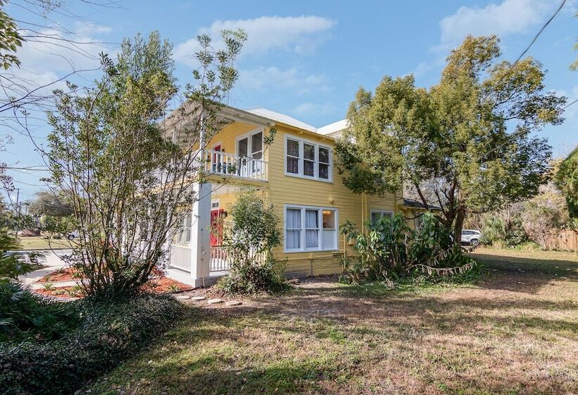 مبيت وإفطار The Wayward Traveler S Inn