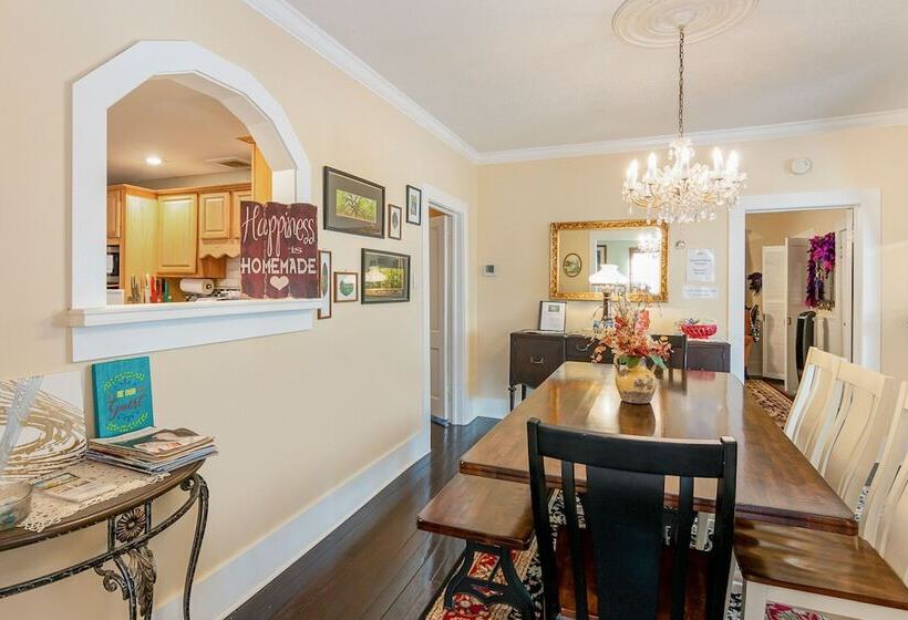 مبيت وإفطار The Wayward Traveler S Inn