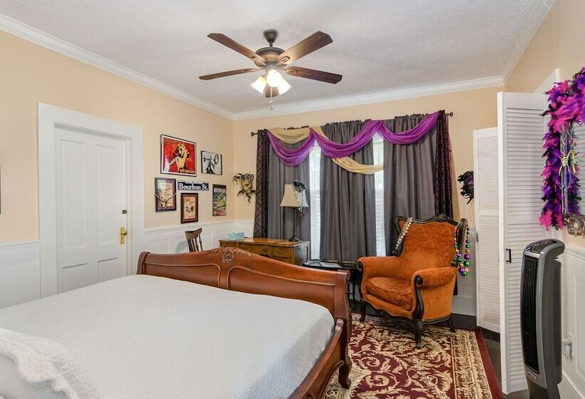 Bed and Breakfast The Wayward Traveler S Inn
