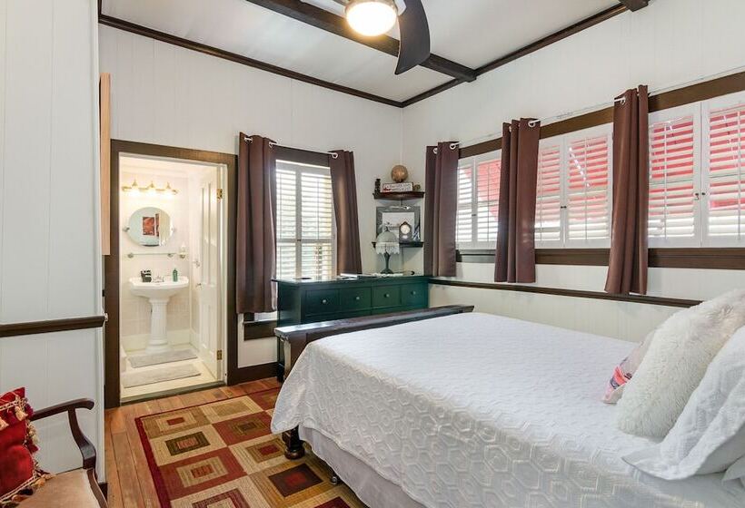 مبيت وإفطار The Wayward Traveler S Inn