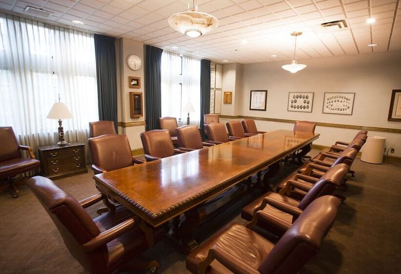 Biddle Hotel And Conference Center