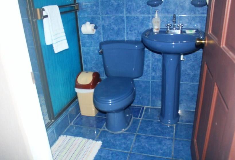 Cabinas Mansión Tropical Quepos