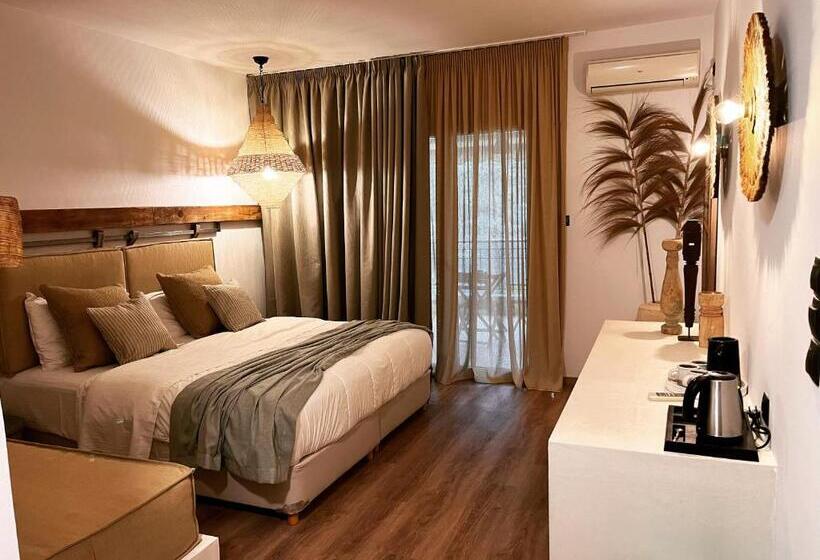 Evia Silence Boutique