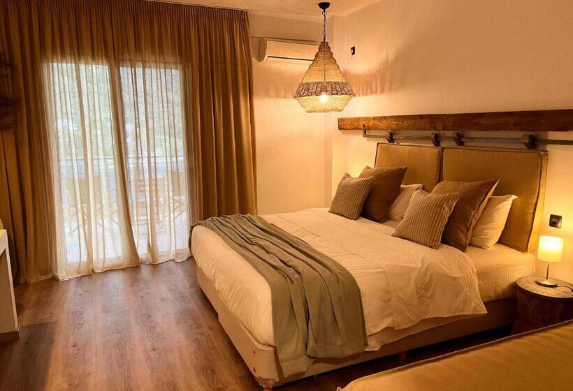 Evia Silence Boutique