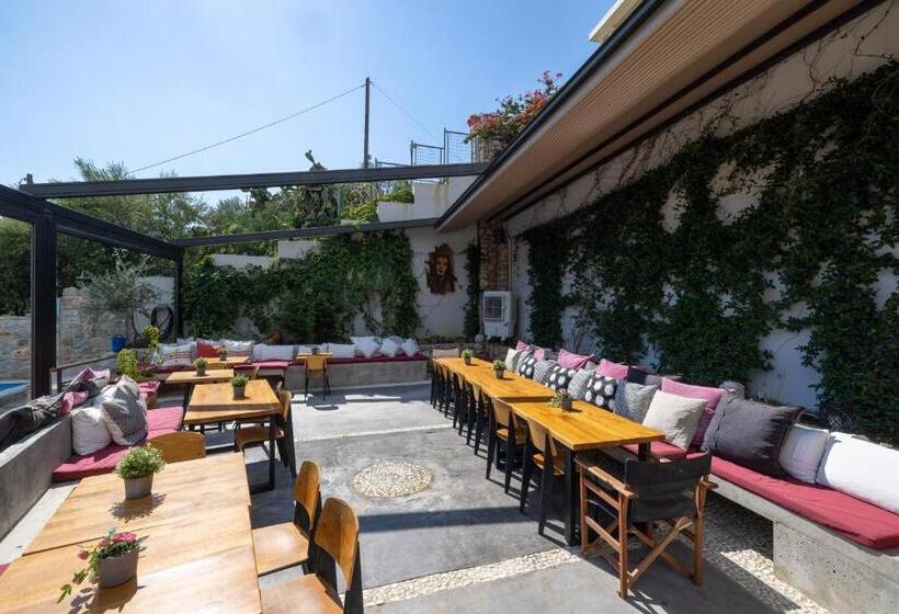 Evia Silence Boutique