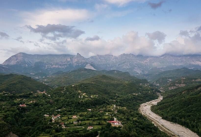 Gefiri Plakas Hotel By Konnect, Tzoumerka