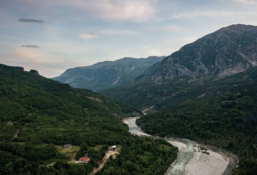 Gefiri Plakas Hotel By Konnect, Tzoumerka