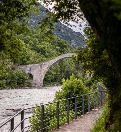 Gefiri Plakas Hotel By Konnect, Tzoumerka