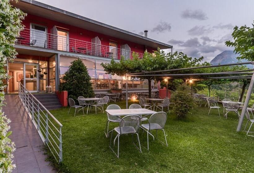 Gefiri Plakas Hotel By Konnect, Tzoumerka