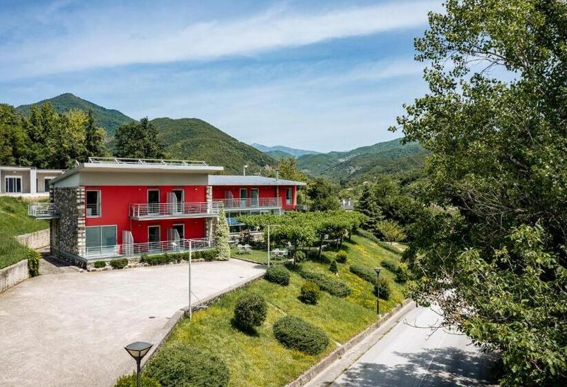 Gefiri Plakas Hotel By Konnect, Tzoumerka