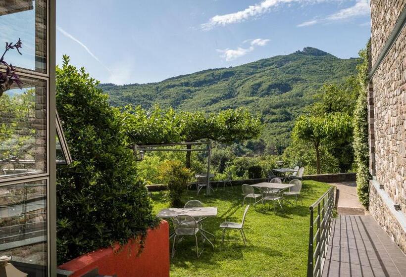 Gefiri Plakas Hotel By Konnect, Tzoumerka