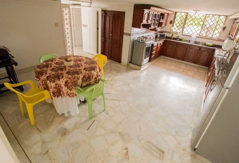 Hostal Casa Cristales