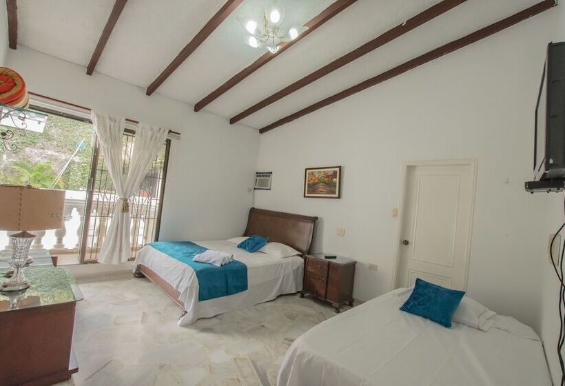 Hostal Casa Cristales