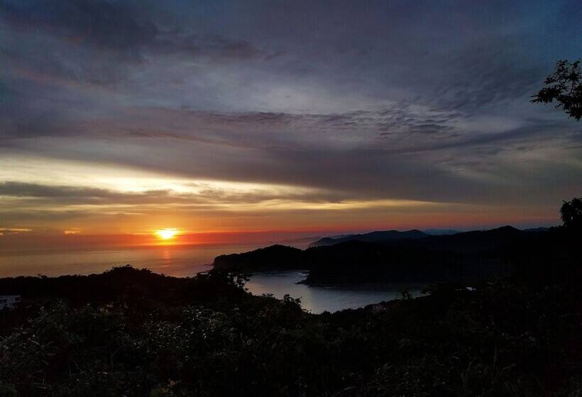 Hostal Los Chamos   Hostel