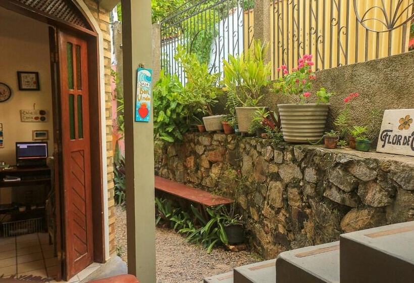 Hostel Flor De Caju