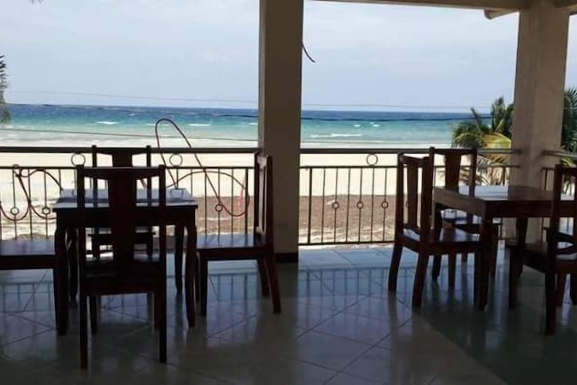 酒店 Aizawa Beach Resort